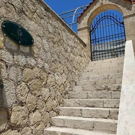 Lazaratos - Breathtaking Bay & Mountain View Villa Kouvalata